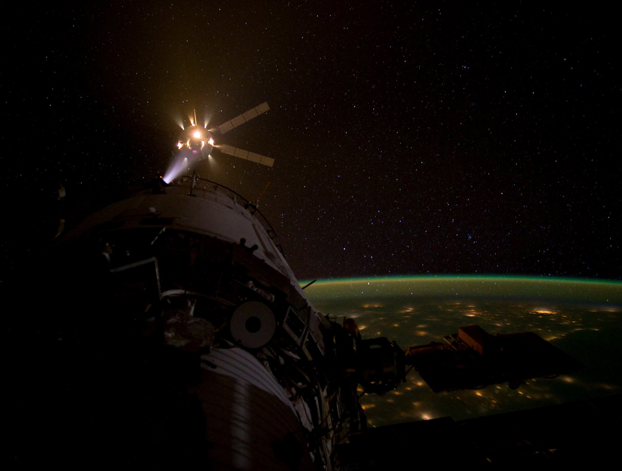 L'ATV3 s'approchant de l'ISS pour l'amarrage (Credit : NASA)