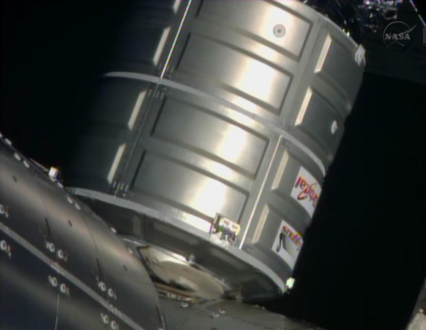 Le Cygnus est amarré à l'ISS (Crédits : NASA TV)