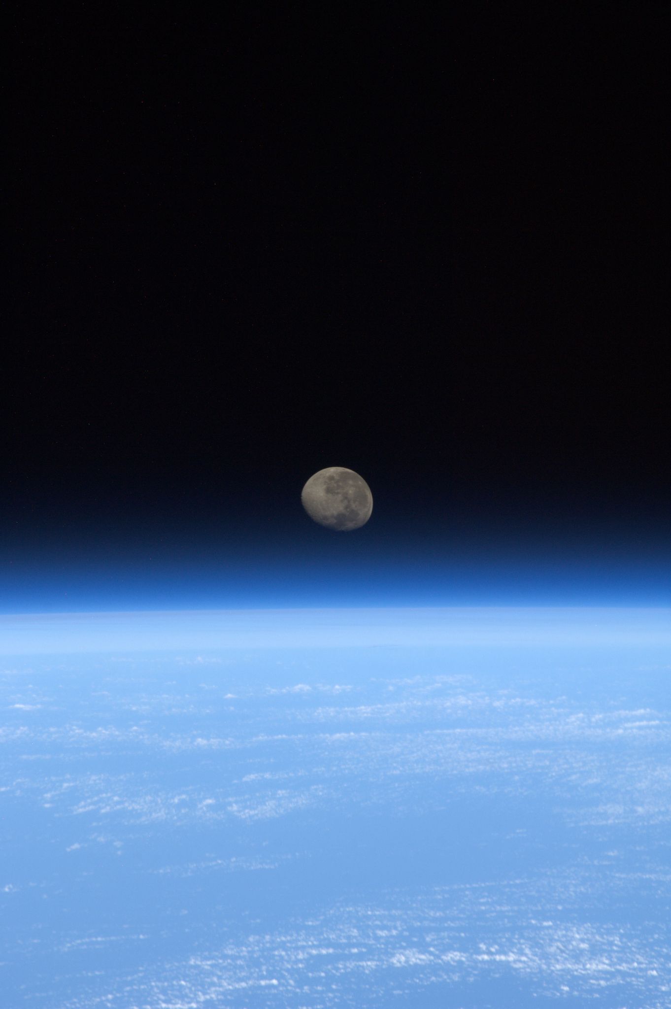 Lever de lune dans l'espace par Luca Parmitano