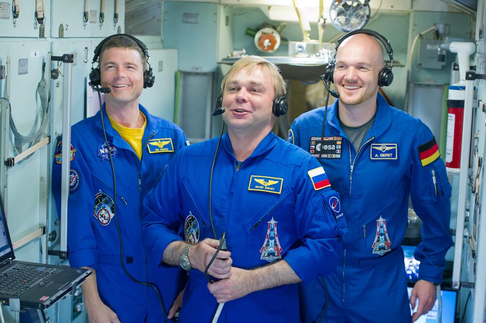 Reid Wiseman (NASA), Maxim Suraev (Roscosmos) et Alexander Gerst (ESA) en entraînement au GCTC