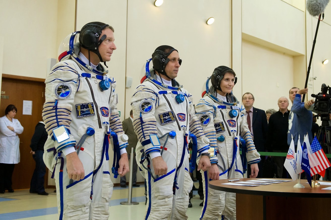 Expedition 42 au rapport devant la commission des examens